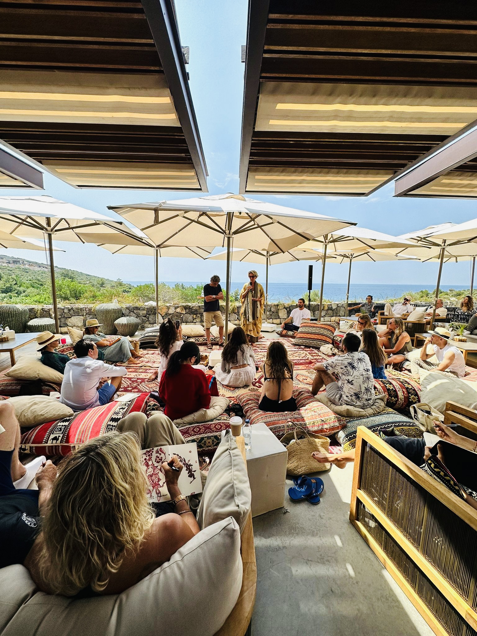 Group therapy sessions in yurt - Collective healing circles and somatic workshops in Ibiza